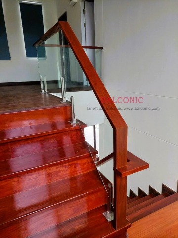 ราวบันไดกระจก กรุงเทพ